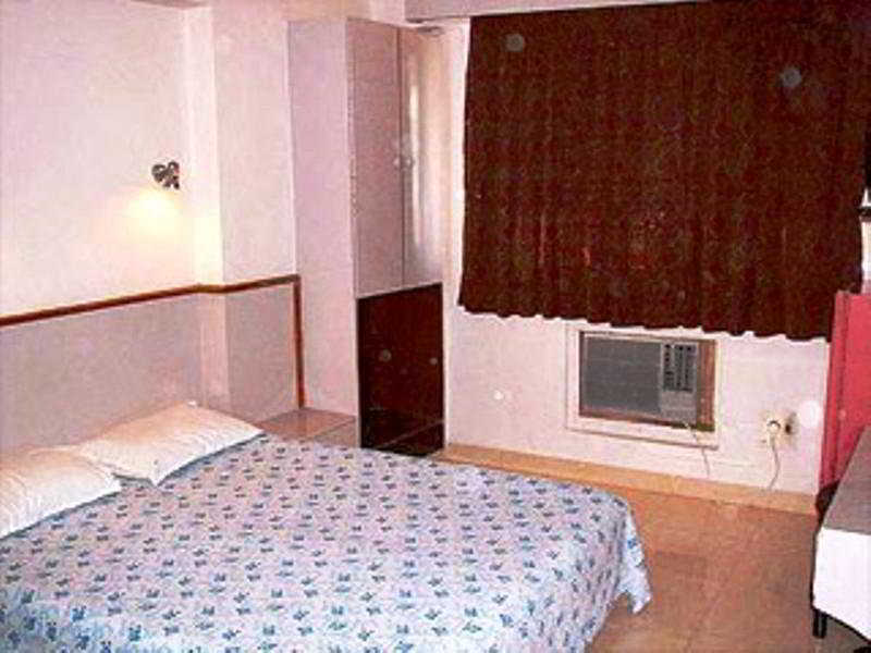 Hotel Singhs International Mumbai Exterior photo